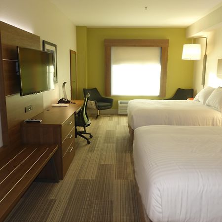 Holiday Inn Express & Suites Brentwood Dış mekan fotoğraf