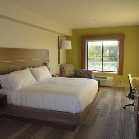 Holiday Inn Express & Suites Brentwood Dış mekan fotoğraf