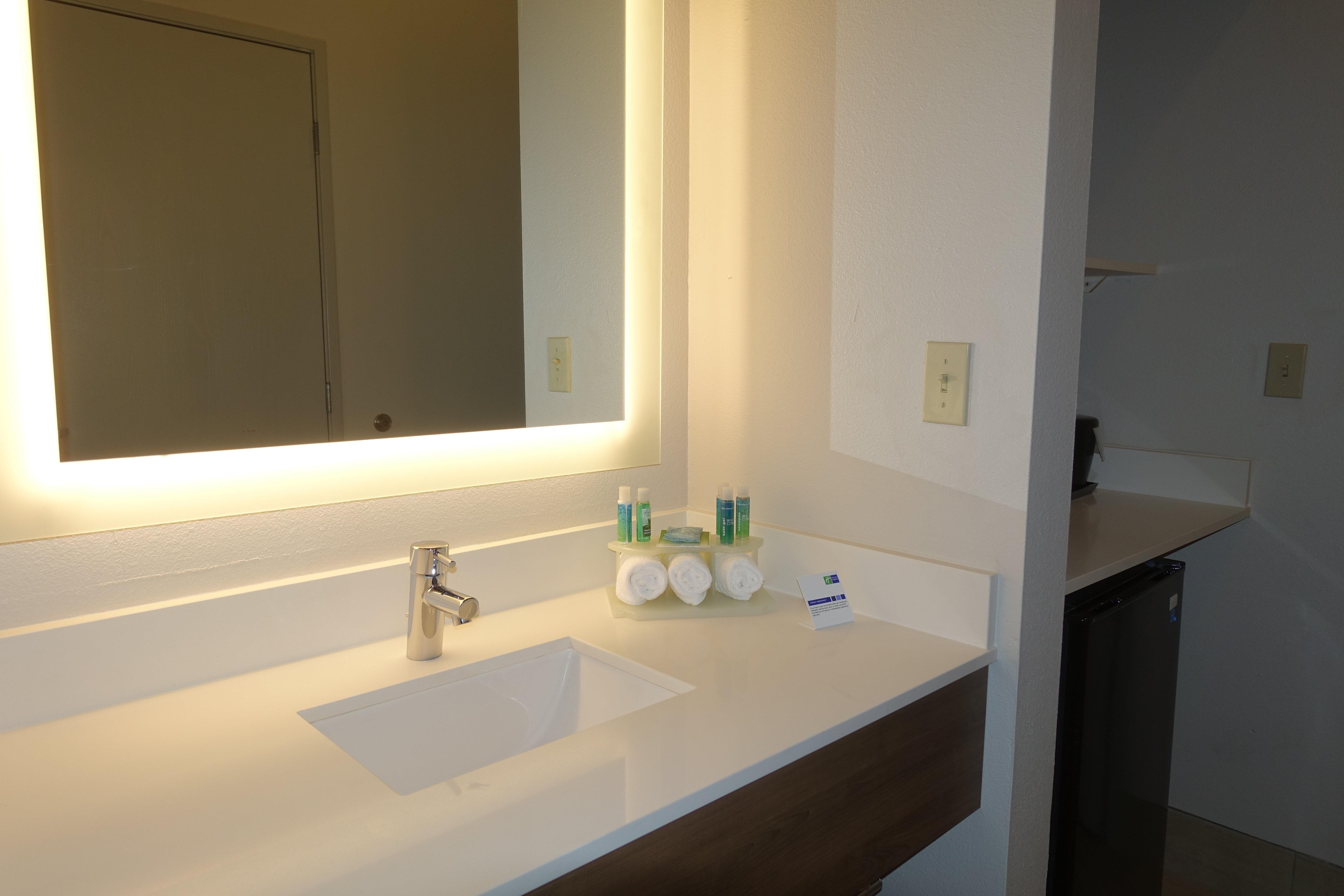 Holiday Inn Express & Suites Brentwood Dış mekan fotoğraf