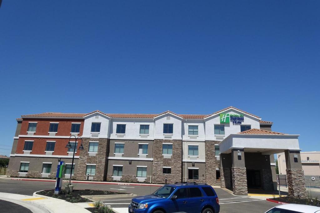 Holiday Inn Express & Suites Brentwood Dış mekan fotoğraf